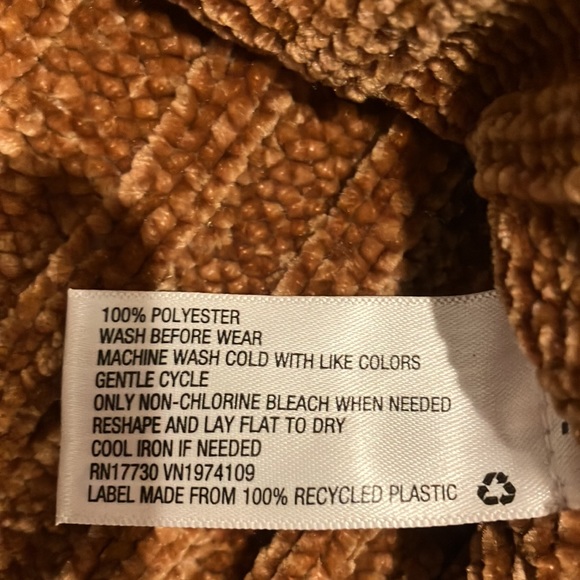 Art Class Cropped Sweater - Picture 7 of 7